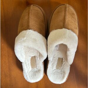 Altar’d State Cloud Slippers, Women’s size 10